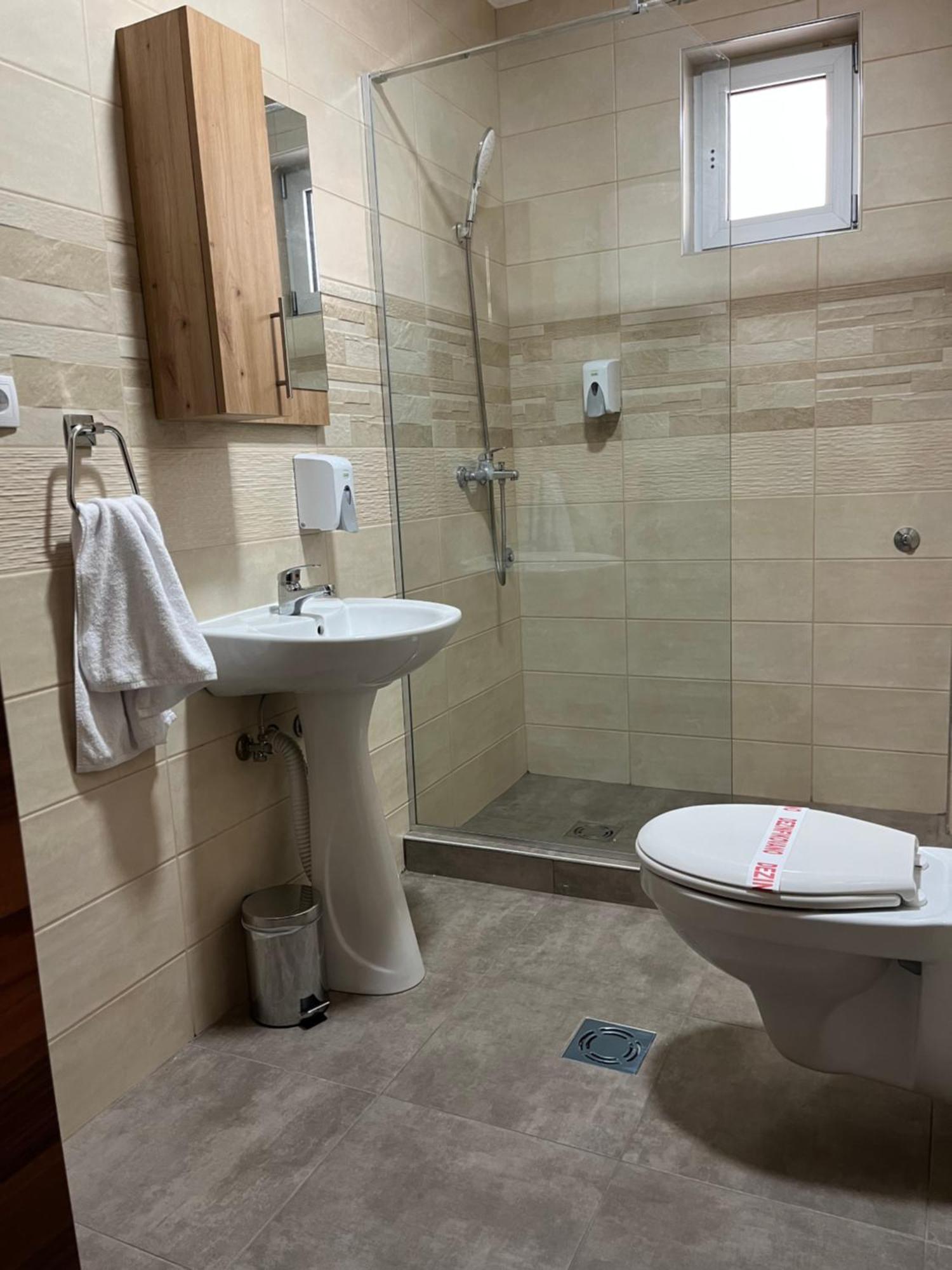 Airport Sky Apartments Lux Belgrado Exterior foto