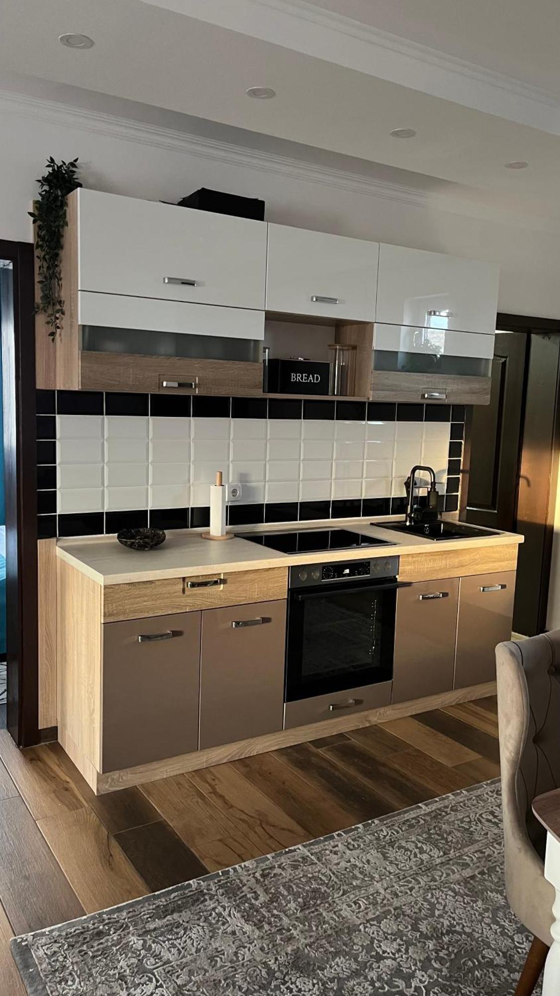 Airport Sky Apartments Lux Belgrado Exterior foto